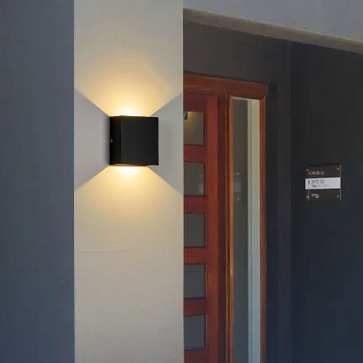Guardia | Compact Aluminum LED Wall Light with Optional Motion Sensor, Modern Exterior Sconce for Porch