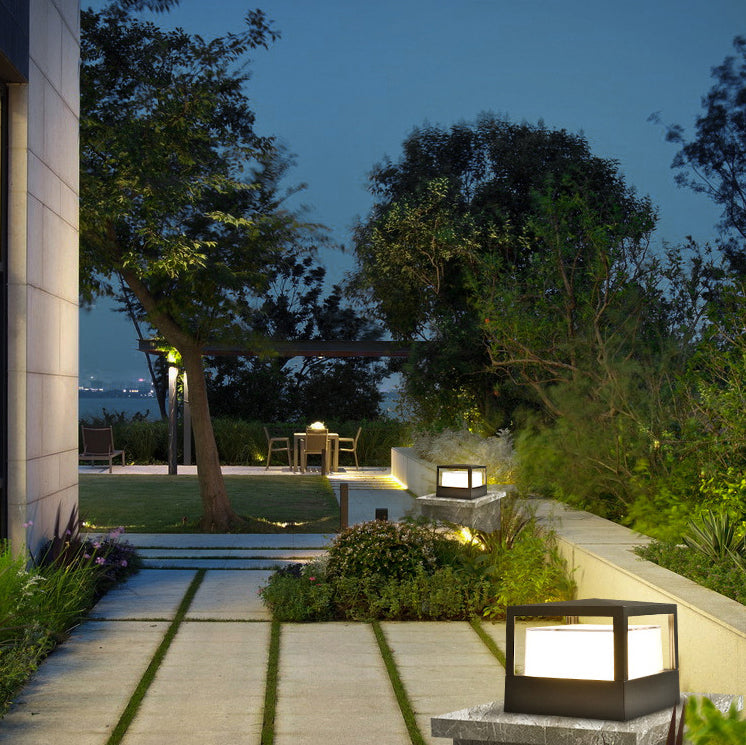 Tubo | Aluminum Cylinder LED Landscape Light, Modern Outdoor Garden Path Light, Square or Round