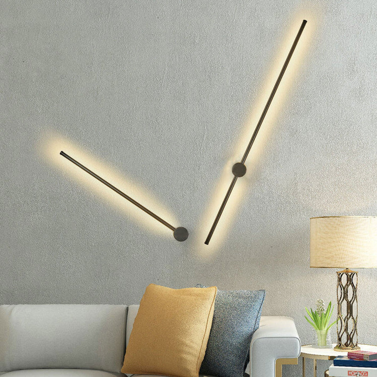 Filo | Slim Aluminum LED Wall Sconce Strip, Modern Linear Wall Light in Black or Gold for Bedroom and Hallway