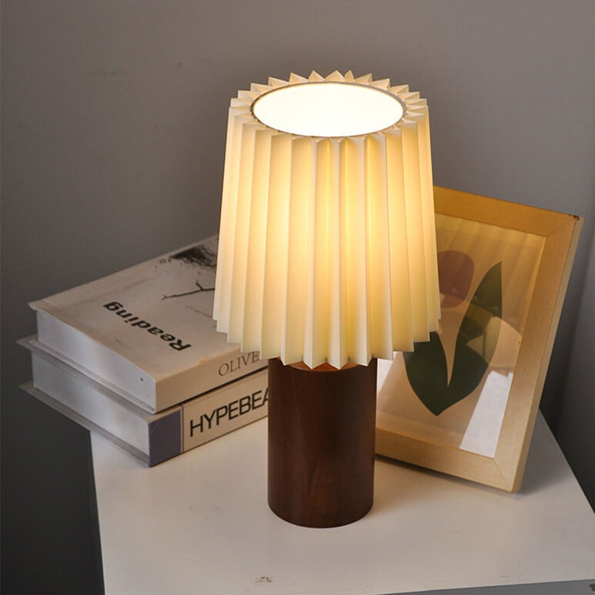 Colonna | Pleated Shade Table Lamp with Solid Wood Base, Vintage Bedside Lamp in Walnut or Natural Wood