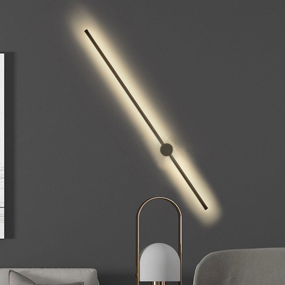 Filo | Slim Aluminum LED Wall Sconce Strip, Modern Linear Wall Light in Black or Gold for Bedroom and Hallway