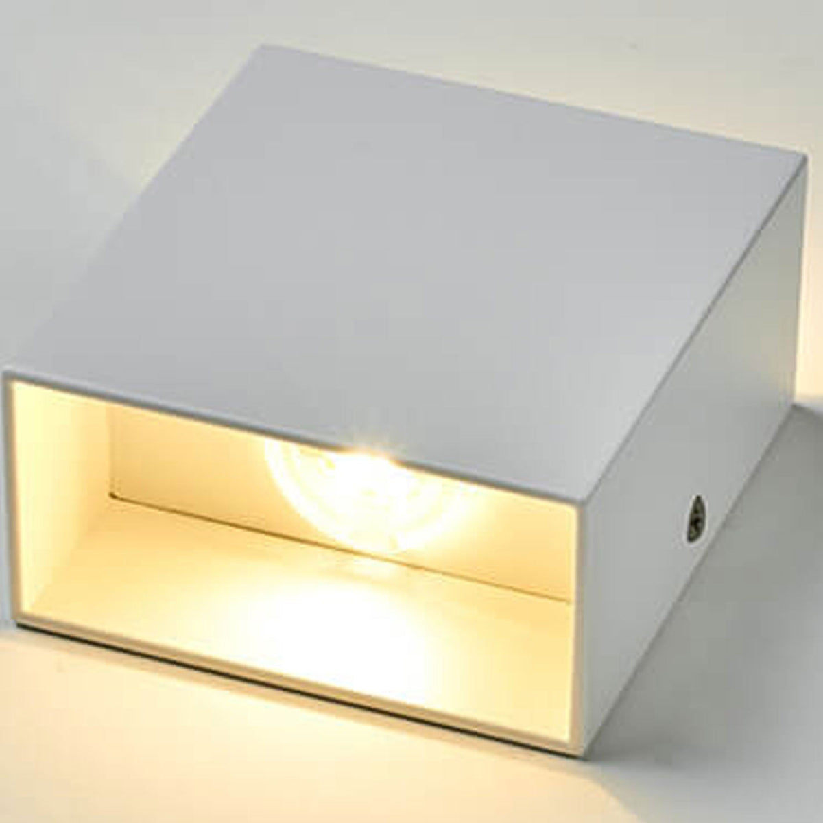 Guardia | Compact Aluminum LED Wall Light with Optional Motion Sensor, Modern Exterior Sconce for Porch
