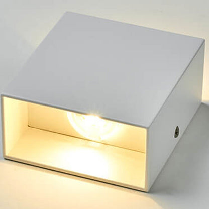 Guardia | Compact Aluminum LED Wall Light with Optional Motion Sensor, Modern Exterior Sconce for Porch