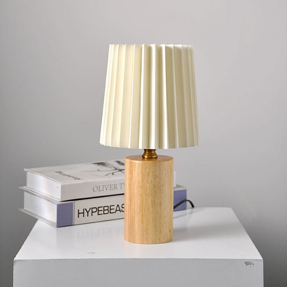 Colonna | Pleated Shade Table Lamp with Solid Wood Base, Vintage Bedside Lamp in Walnut or Natural Wood