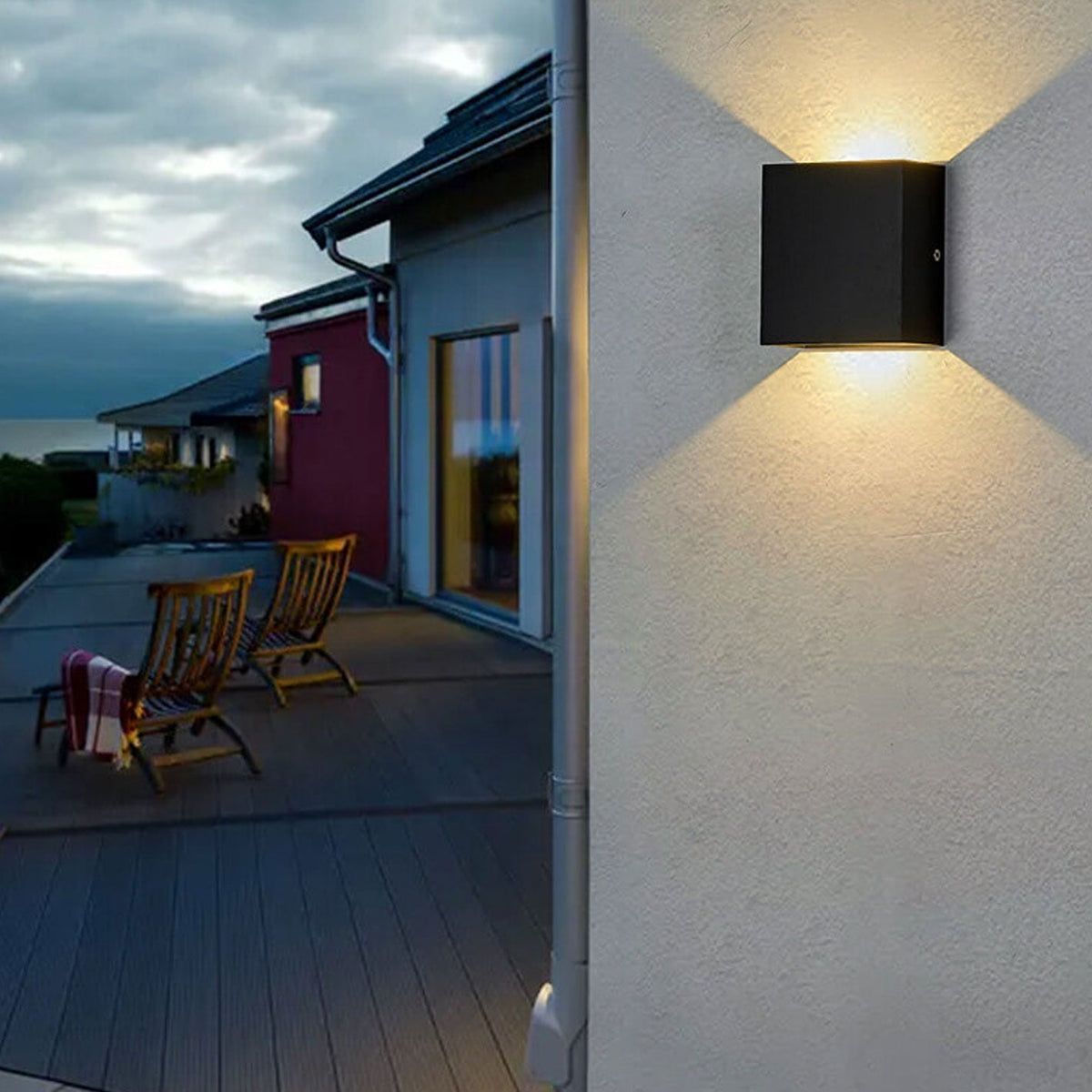Guardia | Compact Aluminum LED Wall Light with Optional Motion Sensor, Modern Exterior Sconce for Porch