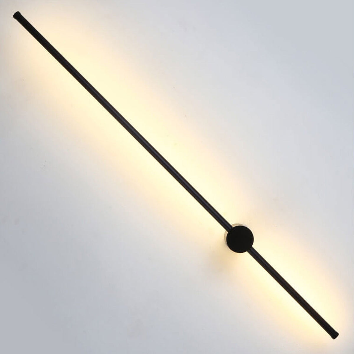 Filo | Slim Aluminum LED Wall Sconce Strip, Modern Linear Wall Light in Black or Gold for Bedroom and Hallway