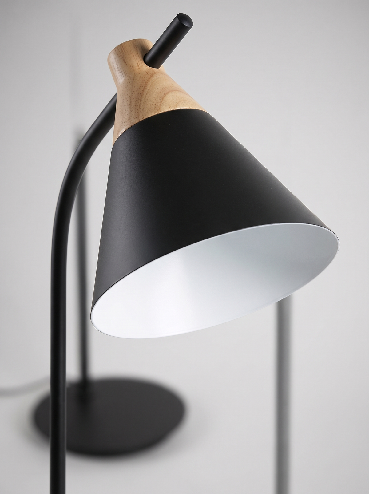 Contemporary Nordic Round Macaron Metal 1-Light Standing Floor Lamp image 1