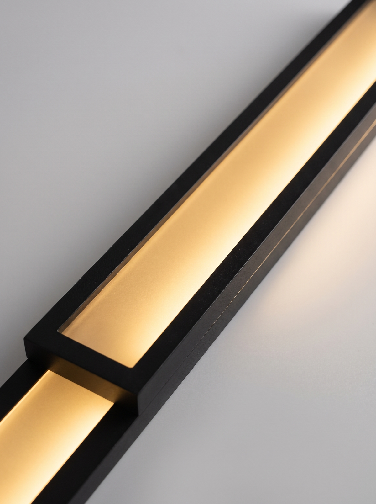 Minimalistic Elongated Bar Shaped 1-Light LED Acrylic Outdoor Waterproof Wall Light image 1